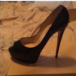 Christian Louboutin (Peep Toe Pump)